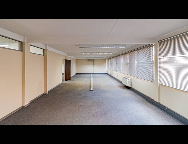 236M² OFFICE TO LET IN FERNDALE